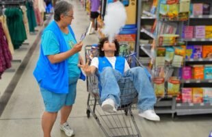 Bad Walmart Employee Prank