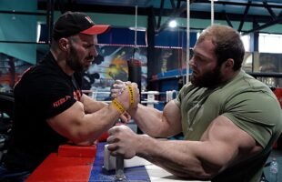 CYPLENKOV vs SMAEV vs AKIMBO 69 / Arm Wrestling