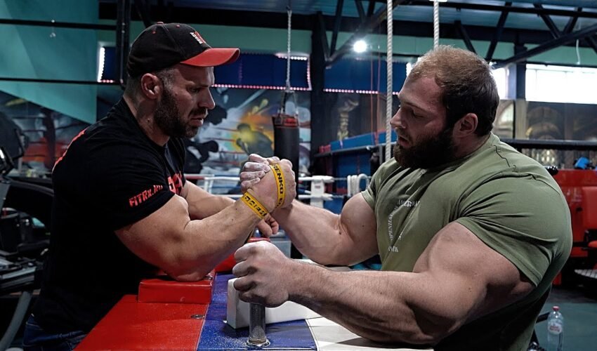 CYPLENKOV vs SMAEV vs AKIMBO 69 / Arm Wrestling