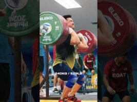 Tian Tao reaches a true max in the squat 🦿 #weightlifting #squat #frontsquat