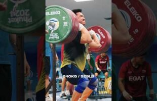 Tian Tao reaches a true max in the squat 🦿 #weightlifting #squat #frontsquat