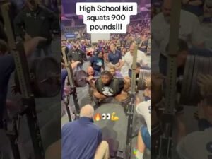 High school 900lb squat 🤯💪 #shorts