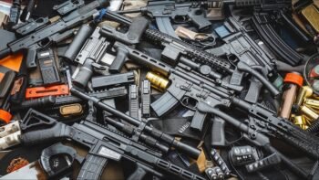 Sorting 100+ Toy Guns Challenge! CZ 75 P‑07, Glock 17, Capsule Gun & More!