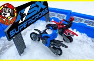 2022 SUPERCROSS TOYS RACE IN THE SNOW!