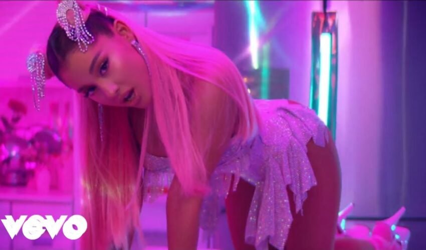 Ariana Grande – 7 rings (Official Video)
