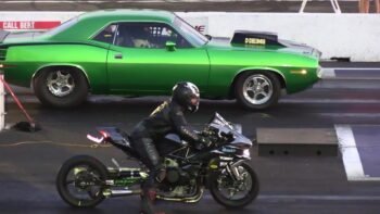 Cars vs Superbikes – drag racing – 604 Street Legit