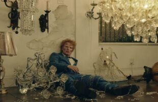 Ed Sheeran – Shivers [Official Video]