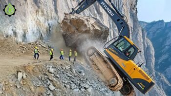 Jaw-Dropping Excavator Operator Skills So Crazy You’d Think They’re Fake!