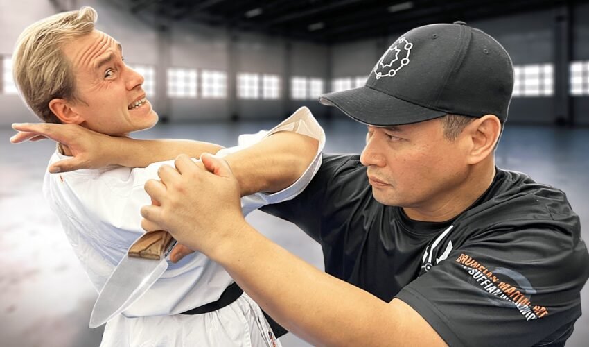 This Silat Master Is Impossible To KILL