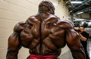 I MAKE EVERYONE LOOK SMALL – RONNIE COLEMAN MOTIVATION 🔥