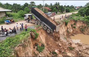 EXTREME HEAVY EQUIPMENT WORKING: DUMP TRUCK SOIL DUMPING WITH BIG BULLDOZER SHANTUI DH-17C2!