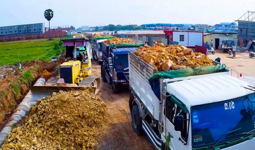 EXTREME HEAVY MACHINERY!! BULLDOZER PUSHING AND DUMP TRUCK UNLOADING!