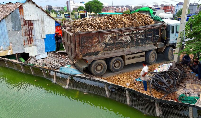 OMG!!! INCREDIBLE LAND FILL TASK USE HEAVY MACHINERY DUMP TRUCK 25TON & BULLDOZER FILL MASSIVE DITCH!